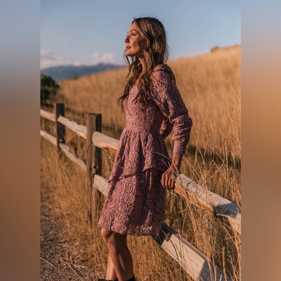Jessakae Allover Lace Mauve Laurel Midi Dress. Size S. Long sleeve. Like New - Picture 5 of 13